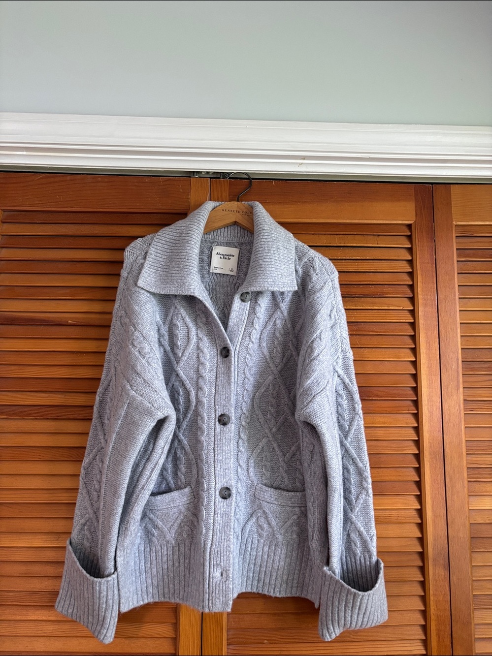 Abercrombie & Fitch Cable-Knit Button Down Gray Cardigan Size
S NWOT - Picture 8 of 16